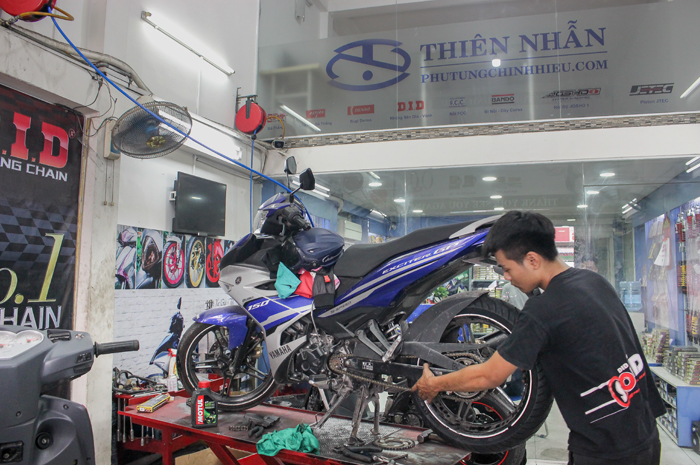 nhong-xich-exciter-150-3.jpg nhong-xich-exciter-150-3.jpg