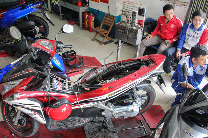 ve-sinh-kim-phun-buong-dot.jpg ve-sinh-kim-phun-buong-dot.jpg