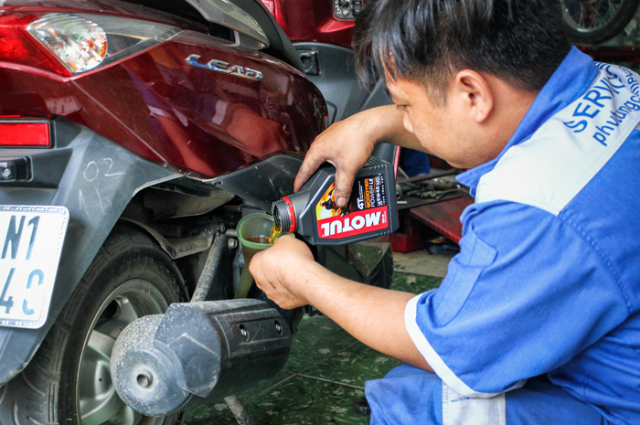 nhot-motul-xe-ga.jpg nhot-motul-xe-ga.jpg