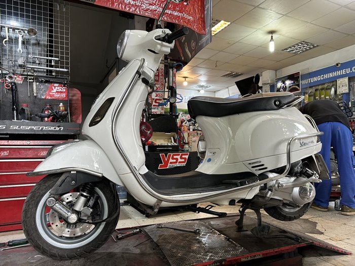 phuoc-yss-vespa.jpg