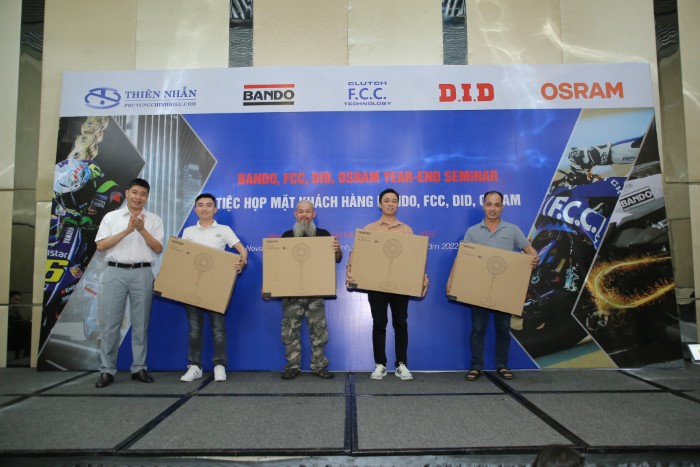 Tiec-hop-mat-khach-hang-THIEN-NHAN-BANDO-FCC-DID-OSRAM-28.jpg